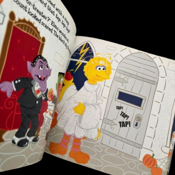 Sesame Street HAPPY HALLOWEEN Hardback Juvenile Fiction Picture Story Book 8"x8" - Picture 3 of 3